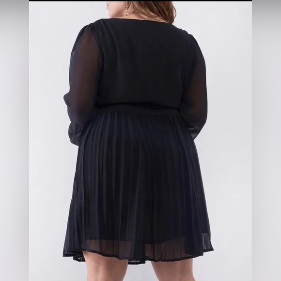 Haute Curve Long Sleeve Semi Sheer Pleated Wrap Dress Black Plus 1X NEW - Picture 3 of 9